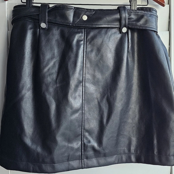 7 For All Mankind Leather Mini Skirt  Zipper Rock Belt Black size M - Picture 8 of 9
